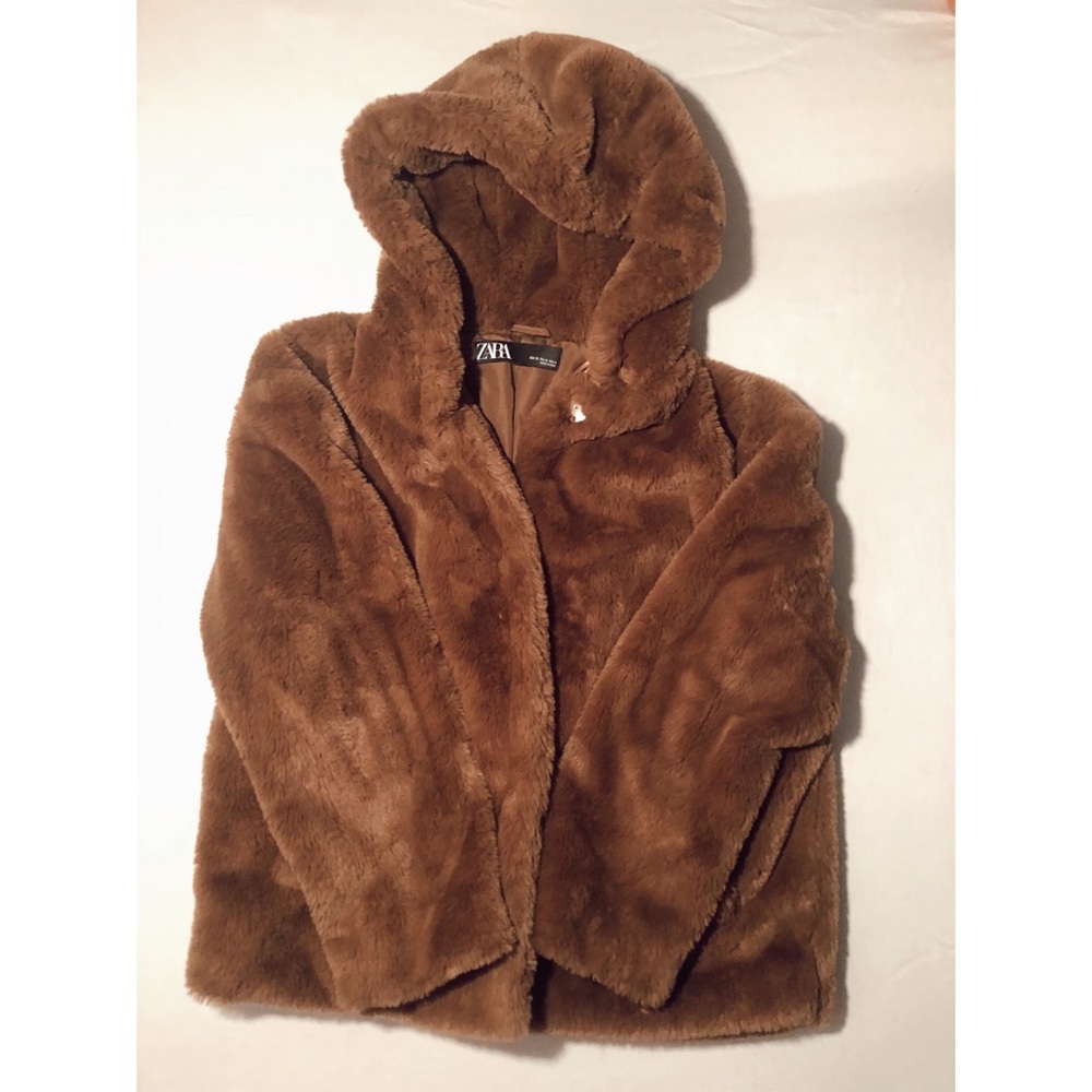 Zara Faux Fur Coat🌨